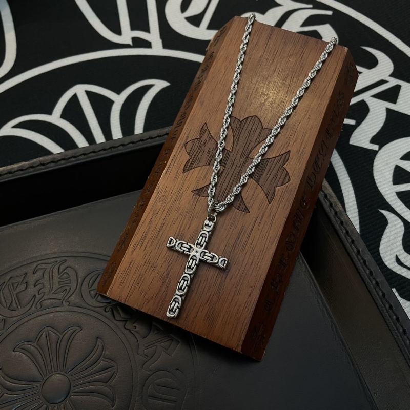 Ch*0me He**ts necklaces